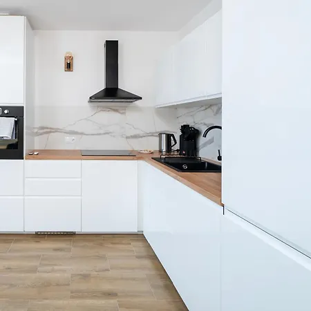 Swietojanska Harmony By Bookinghost * وودج